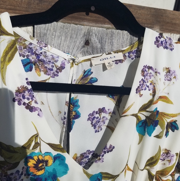 Gilli Wrap Style Dress - Picture 3 of 8